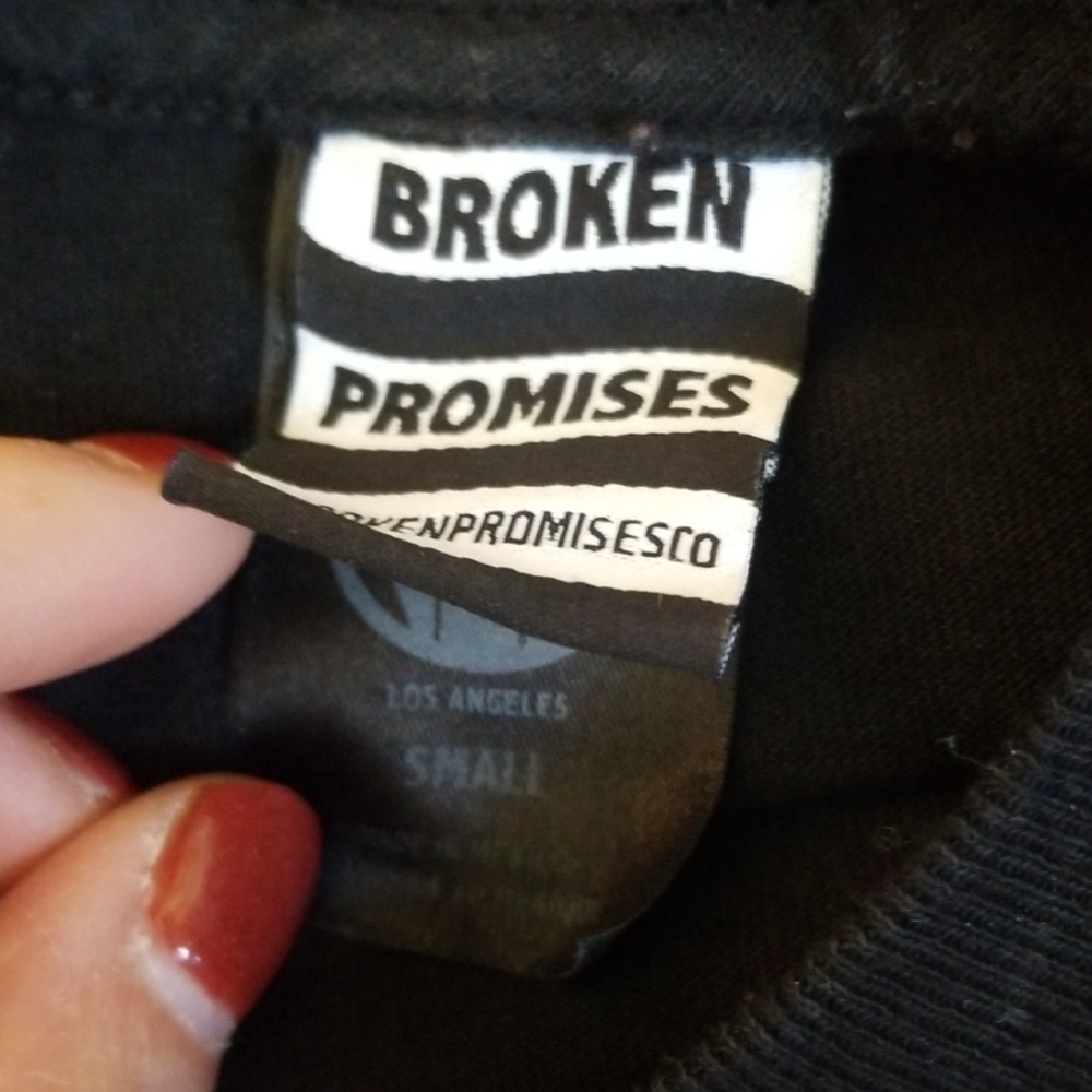Shirt - Picture 4 of 4
